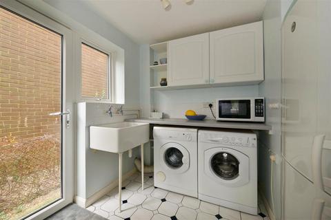 19 Bicester Close, Whitchurch, RG28 7HE