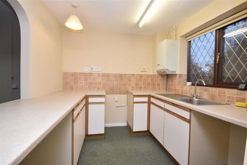 Robinsons Meadow, Ledbury, Herefordshire 2 bed terraced house £650