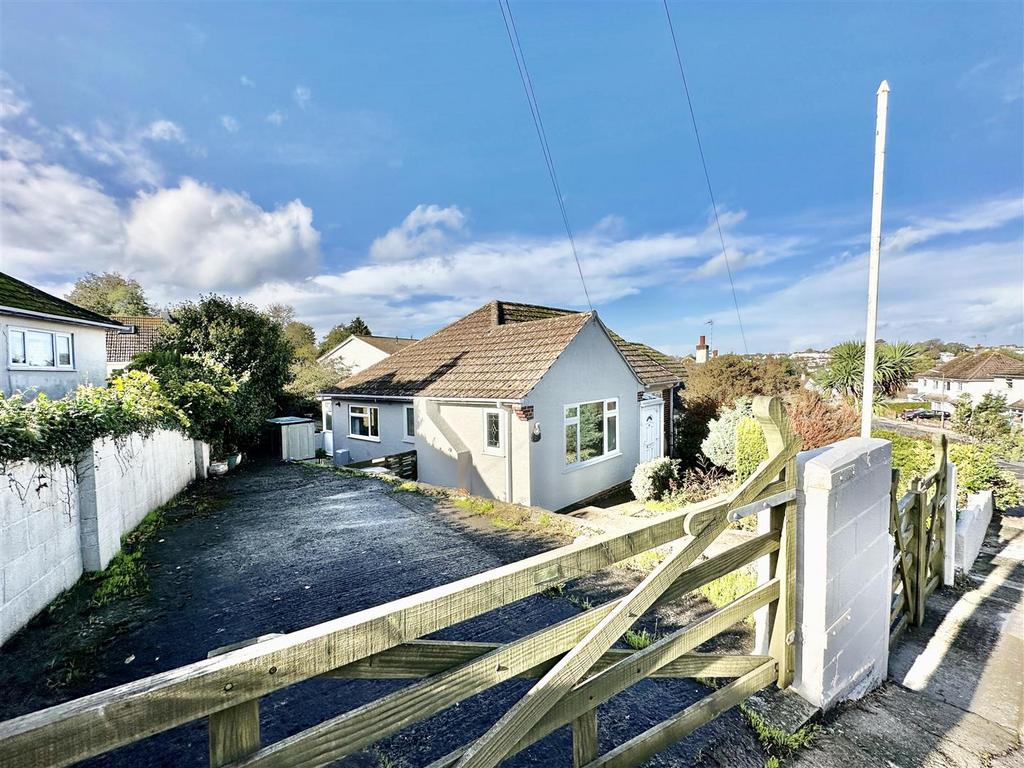 Orchard Grove, Brixham 2 bed semidetached bungalow for sale £259,000