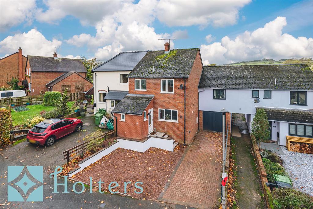 Orchard Rise, Richards Castle, Ludlow 3 bed terraced house £285,000