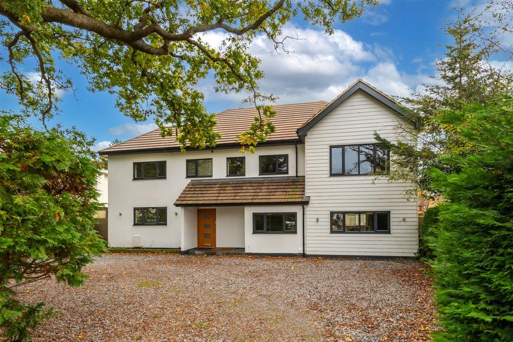 Haroldslea Drive, Horley 7 bed detached house £3,500 pcm (£808 pw)