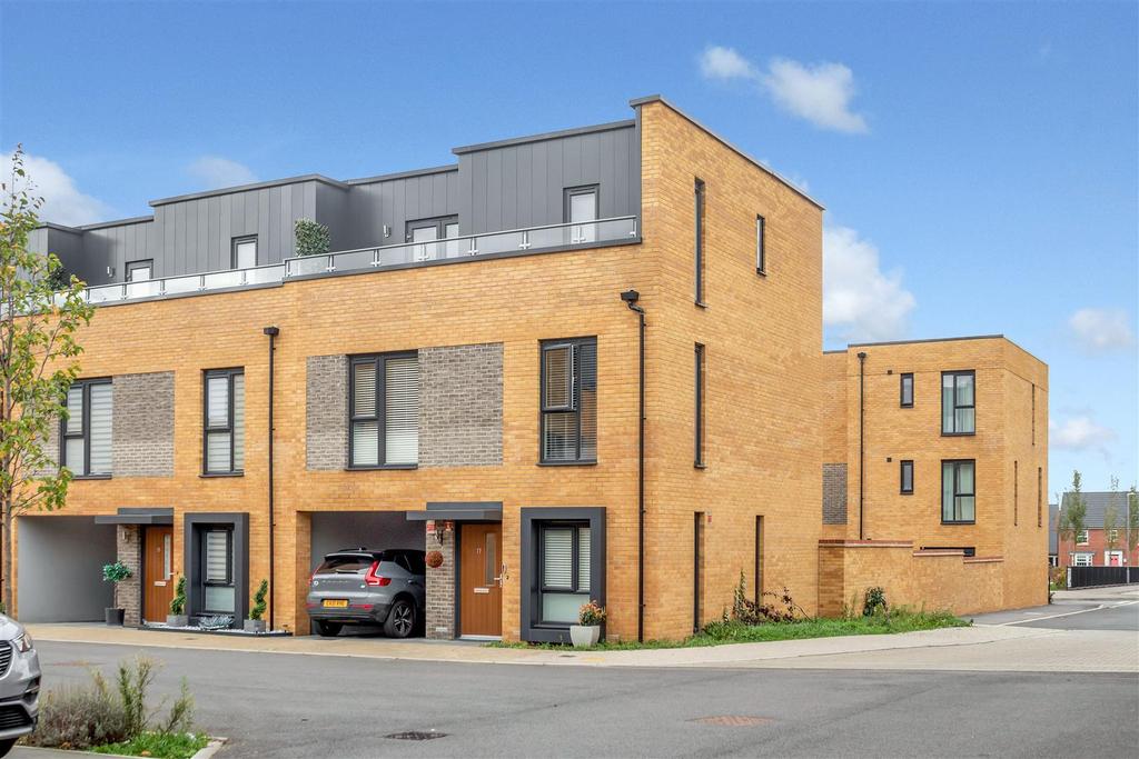 Fortune Street, Brooklands, Milton Keynes 3 bed townhouse £400,000