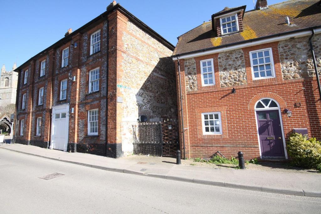 Newbury Street, Hungerford 2 bed apartment £190,000