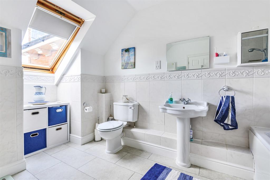 En-suite Bathroom