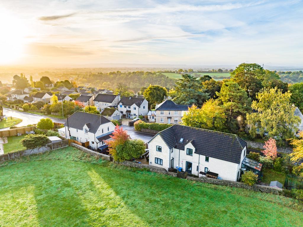 Winsley Road, Bradford On Avon 6 bed detached house for sale £825,000