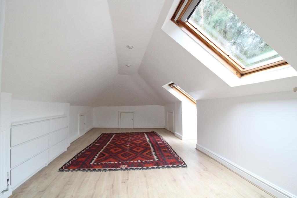 Studio/attic room