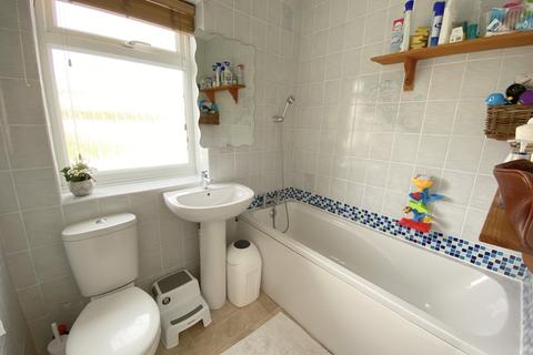 9 Avon Close, Bradford-on-avon, BA15 1JJ