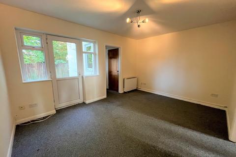 2 bedroom apartment to rent, Weirside Court, Edington