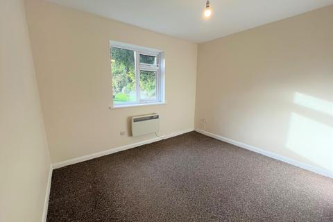 2 bedroom apartment to rent, Weirside Court, Edington