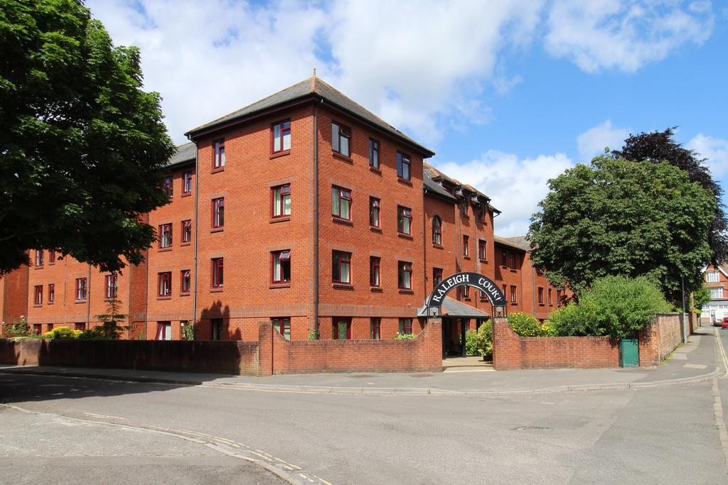 Raleigh Court 1 bed apartment for sale £90,000