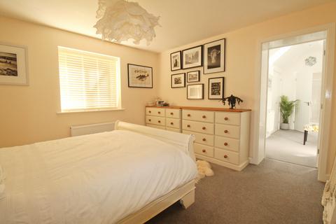 1 Centenary Close, Hilperton, Trowbridge, BA14 7XG