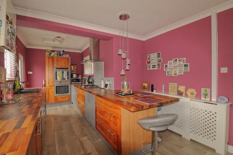 29 Queens Road, Trowbridge, BA14 8NH