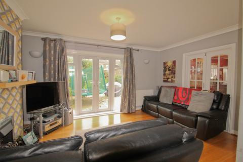 29 Queens Road, Trowbridge, BA14 8NH