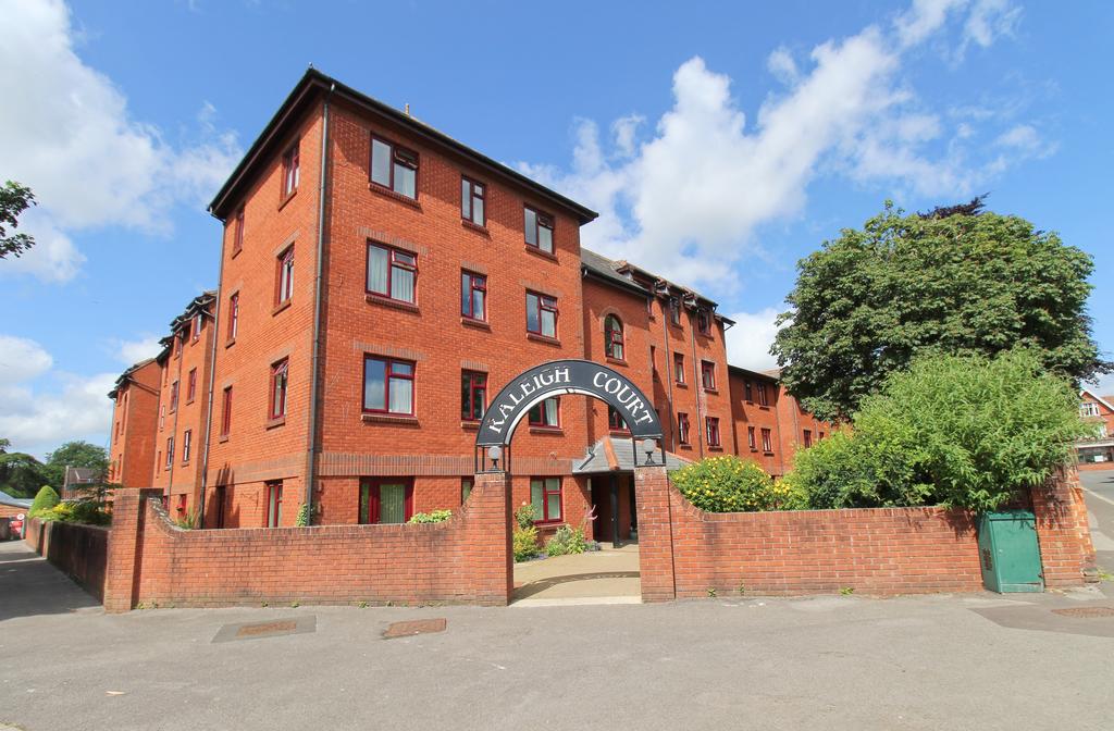 Raleigh Court, Trowbridge 2 bed apartment £115,000