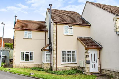 3 bedroom end of terrace house for sale - Chalfield Close
