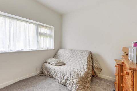 8 Claire Gardens, Stanmore, HA7 4EH