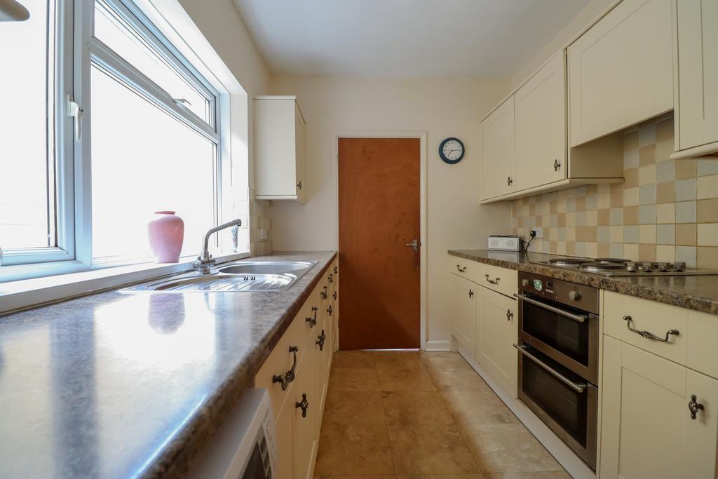 Brougham Hayes, Oldfield Park, Bath, BA2 3 bed terraced house £320,000