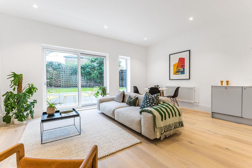 Clarendon Rise, Lewisham 2 bed flat £495,000