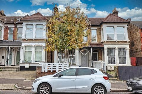 Flat 2, 6 Hastings Road, Southend-on-sea, SS1 2DR