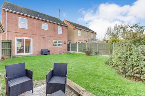 4 bedroom detached house for sale, Laburnum Way, Rayleigh, SS6