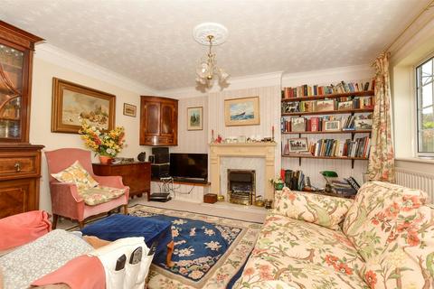 5 Cherry Gardens, Littlestone, New Romney, TN28 8QR