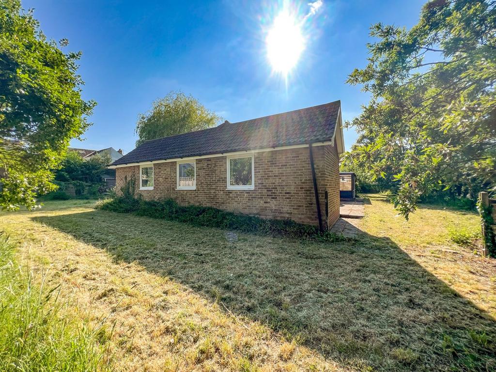 The Walnuts, Chilton Polden, TA7 3 bed detached bungalow £480,000