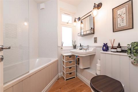 Flat 2, 2a Amies Street, London, SW11 2JL