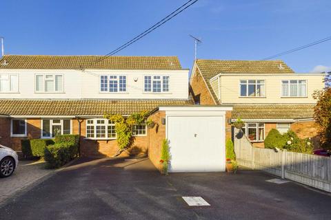 4 bedroom semi-detached house for sale - Norsey View Drive, Billericay