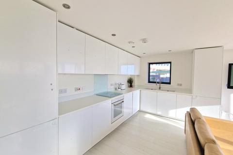 2 bedroom flat for sale - Olivia Court, Court Road CT21