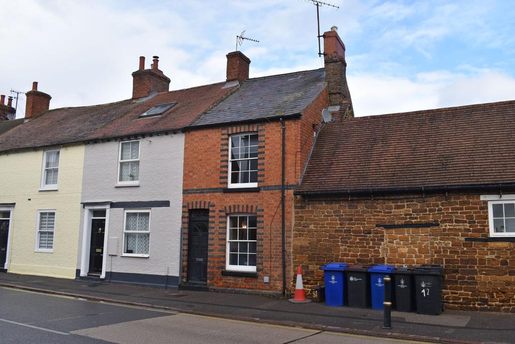 Watling Street East Towcester Nn12 2 Bed Terraced House £850 Pcm £