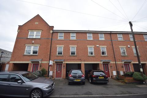 3 bedroom townhouse for sale - Roman Road, Chester Green, Derby, DE1