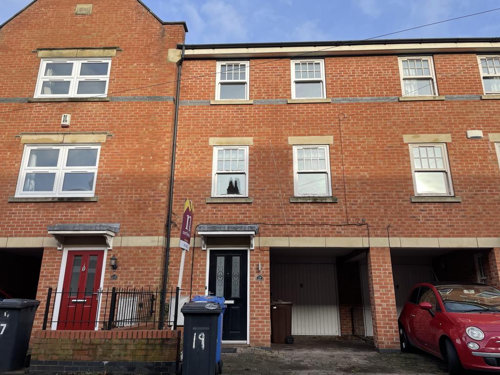 Roman Road, Chester Green, Derby, DE1 3 bed townhouse for sale £220,000