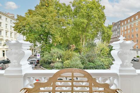 4 bedroom flat for sale, Lowndes Square, London