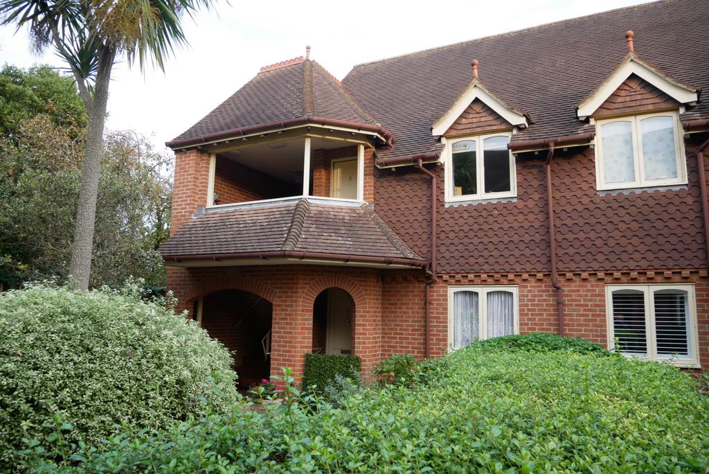 HIGH STREET, FAREHAM 1 bed retirement property £140,000