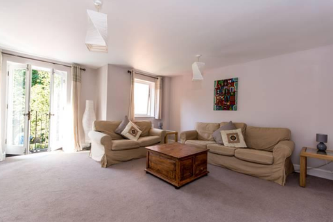 4 bedroom end of terrace house to rent - Delight full spacious 4 bedrooms end of terraced house available to rent in London NW6