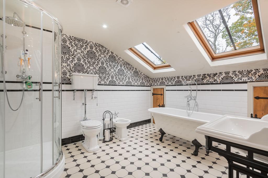 Sandwath Family Bathroom