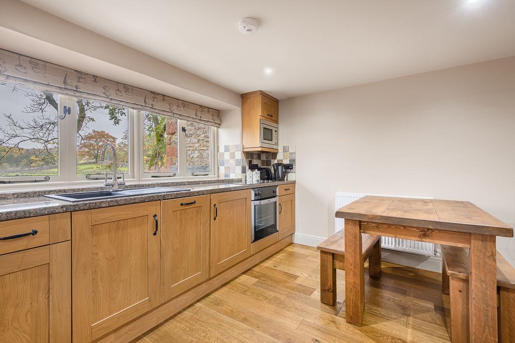 Sandwath Cottage - Kitchen