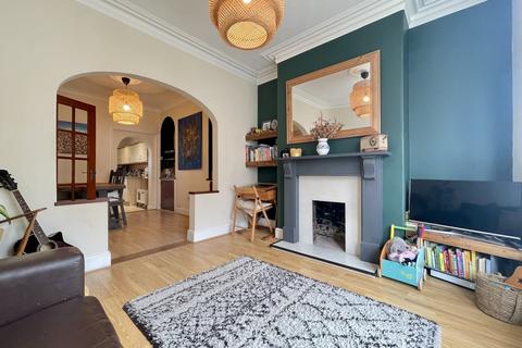 33 Duckworth Road, Exeter, EX2 9BP