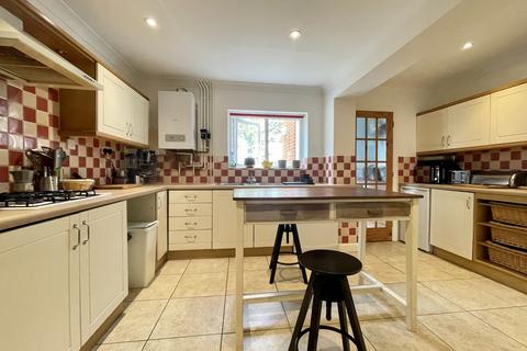 33 Duckworth Road, Exeter, EX2 9BP
