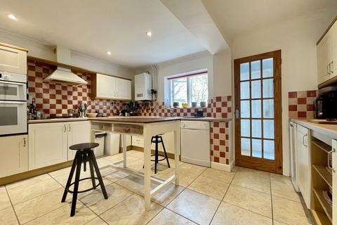 33 Duckworth Road, Exeter, EX2 9BP