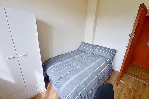 5 bedroom flat to rent, 138 North Sherwood Street Flat 4, NOTTINGHAM NG1 4EF