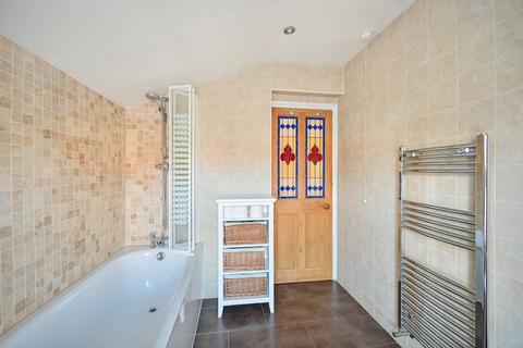 28 George Road, New Malden, KT3 6BU