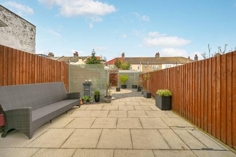 28 George Road, New Malden, KT3 6BU