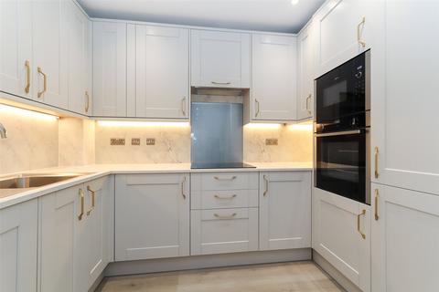 2 bedroom retirement property for sale - Homewood Court, Cedars Village, Chorleywood, Hertfordshire, WD3