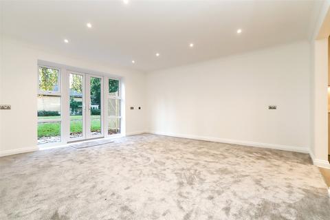 2 bedroom retirement property for sale - Homewood Court, Cedars Village, Chorleywood, Hertfordshire, WD3