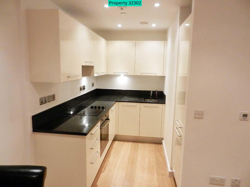 Railway Terrace, Slough, SL2 5GW 1 bed apartment £1,100 pcm (£254 pw)