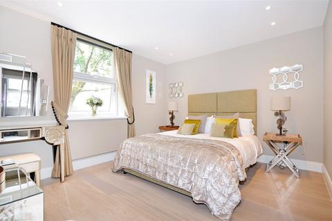 4 bedroom end of terrace house to rent, Court Close, St. Johns Wood Park, St John's Wood, London