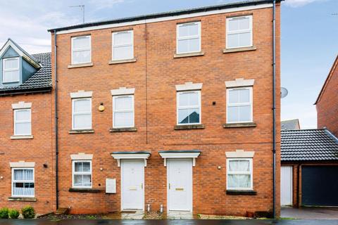 3 bedroom terraced house for sale - Sockburn Close, Hamilton, LE5
