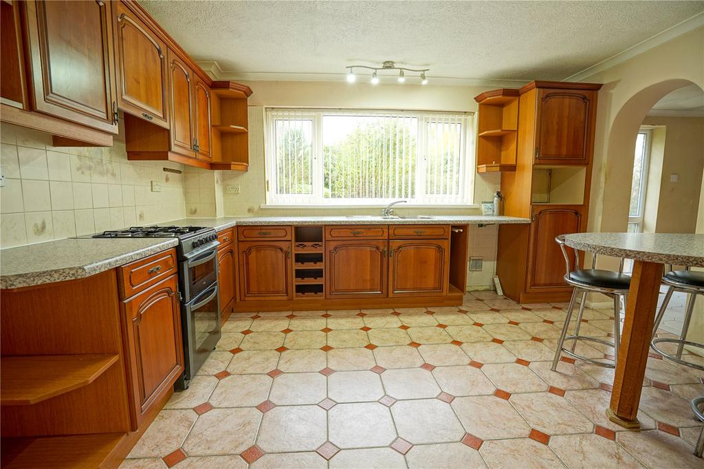 Elmsmere Drive, Oldcotes, Worksop, Nottinghamshire, S81 4 bed detached