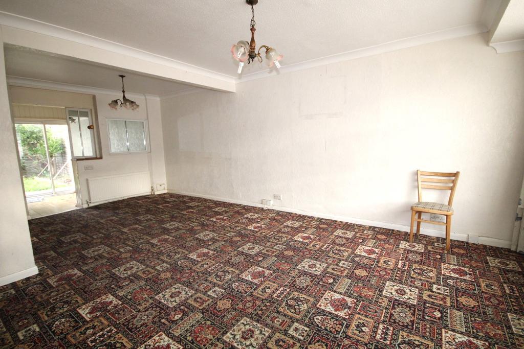 Albany Park Avenue, Enfield 3 bed terraced house £355,000